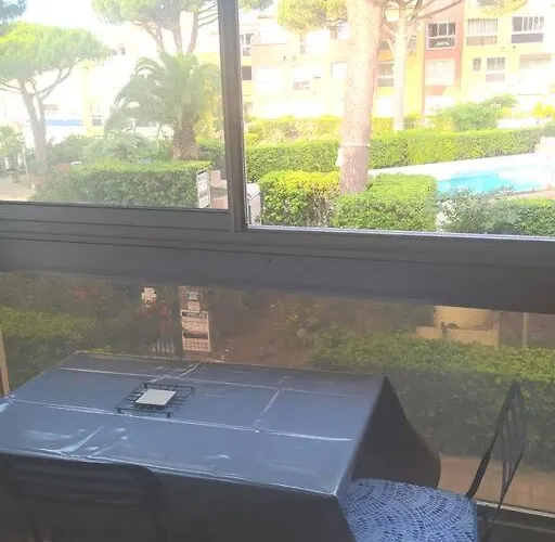 4 Couchages Avec Piscine D'ete Vue Port Apartment *