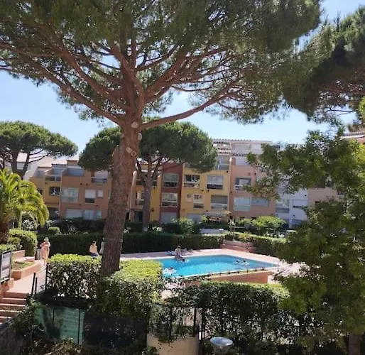 4 Couchages Avec Piscine D'ete Vue Port Appartamento *