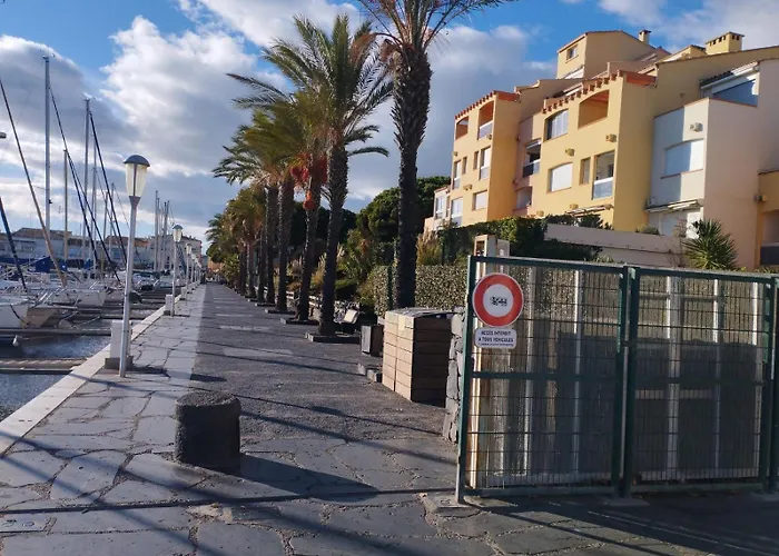 4 Couchages Avec Piscine D'ete Vue Port